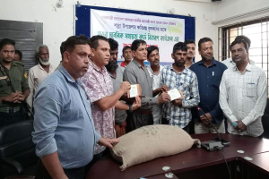 শাল্লায় ক্ষ'তিগ্রস্ত কৃষকদের মাঝে সহায়তা বিতরণ