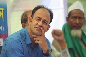 নৌকার ব্যাজ ঝুলানো থাকলেও সিল মেরেছে ঈগলে 