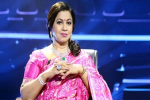 নায়িকাদের পোশাক বদলানোর ভিডিও ধারণ হতো গো প ন ক্যামেরায়!