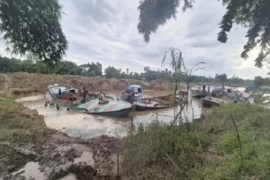 ছাতকে চেলা নদীর শাখা থেকে অ*বৈধ বালু উ*ত্তোলন, ২৬ জনের বি*রুদ্ধে মা*মলা