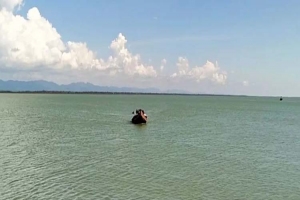 ২০ বাংলাদেশি জেলেকে ধরে নিয়ে গেল আরাকান আর্মি 