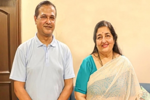 অনুরাধার সঙ্গে দ্বৈতকণ্ঠে গাইেলন আসিফ