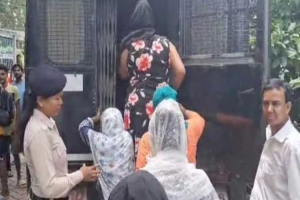 ভা র তে ৭ বাংলাদেশি গ্রে প্তা র