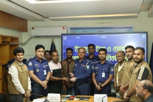 হবিগঞ্জে  ৮ লাখ ৬১ হাজার টাকা ও ৩১ মোবাইল উ*দ্ধার