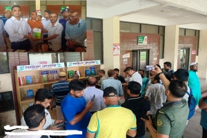 ট্রেনের অপেক্ষায় বই পড়ার সুযোগ, শ্রীমঙ্গল স্টেশনে পাঠক কর্ণার’ ট্রেনের অপেক্ষায় বই পড়ার সুযোগ, শ্রীমঙ্গল স্টেশনে পাঠক কর্ণার’