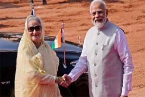 হাসিনা পা লি য়ে দিল্লিতে, বাংলাদেশ-ভারত সম্পর্ক তলানিতে