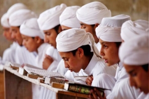 ভারতের মাদ্রাসায় বেদ, গীতা, রামায়ণ পড়ানোর সিদ্ধান্ত