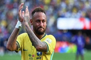 ‘নেইমার শুরু থেকে খেললে ম্যাচের চিত্র ভিন্ন হতে পারত’-কোচের সিদ্ধান্তে সমর্থকদের সমালোচনা