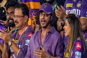 হিট স্ট্রোকে আক্রান্ত হয়ে হাসপাতালে ভর্তি শাহরুখ খান