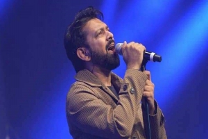 কণ্ঠনালীর সমস্যায় ভুগছেন তাহসান