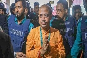 বাংলাদেশ শাখা দায় না নিলেও চিন্ময়কে সমর্থন মূল ইসকনের