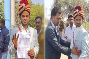 বর সেজেই সরকারি চাকরির পরীক্ষা দিলেন যুবক