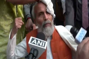 পার্লামেন্ট চত্বরে এমপিদের হাতাহাতি, দুজন আইসিইউতে