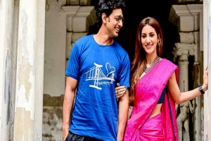 হঠাৎ দেবকে ‘আনফলো’ রুক্মিণীর